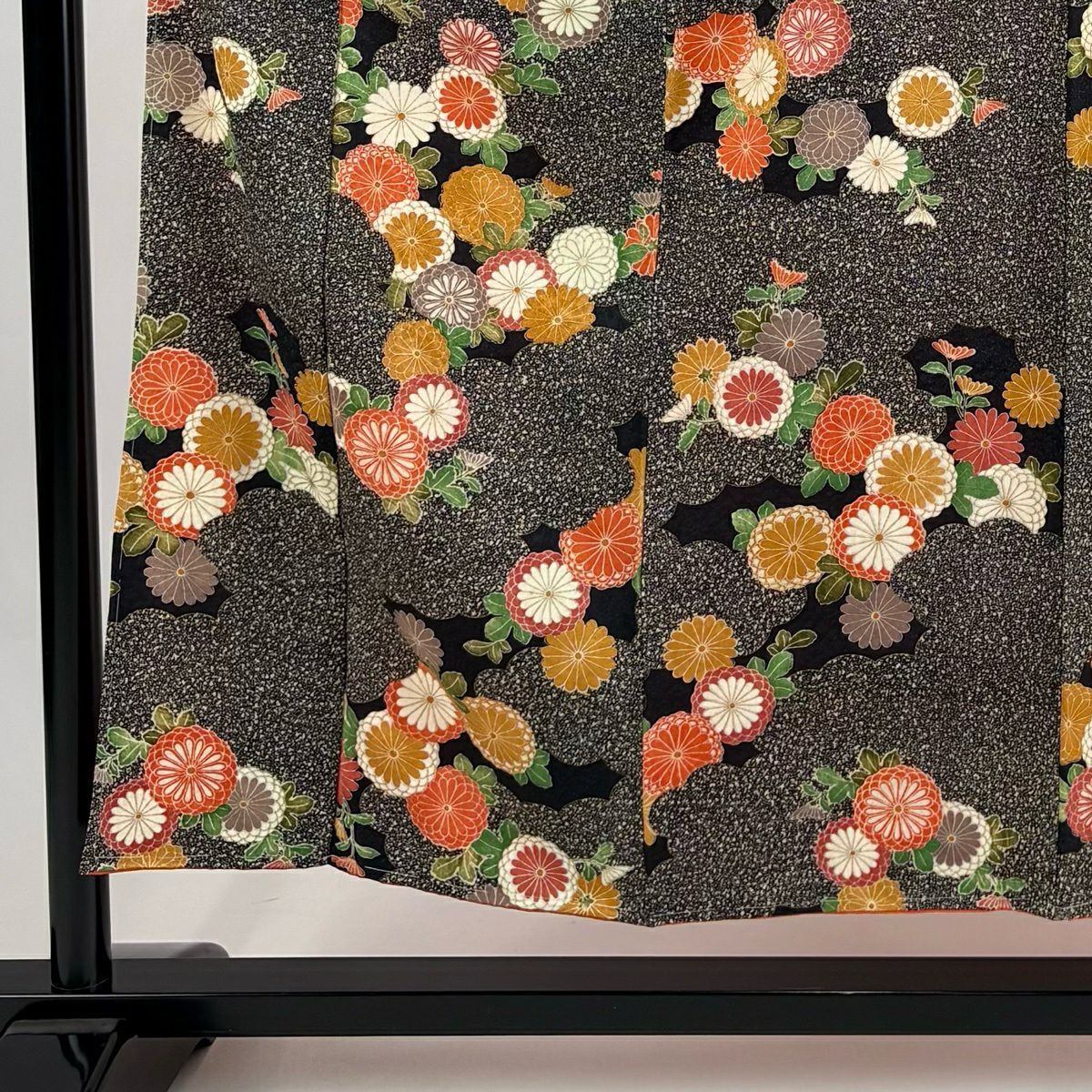 【美品】 小紋 身長151cm 袖長61.5cm S 雙層 菊花 雲文 金銀彩 墨 純蠶絲 優品級