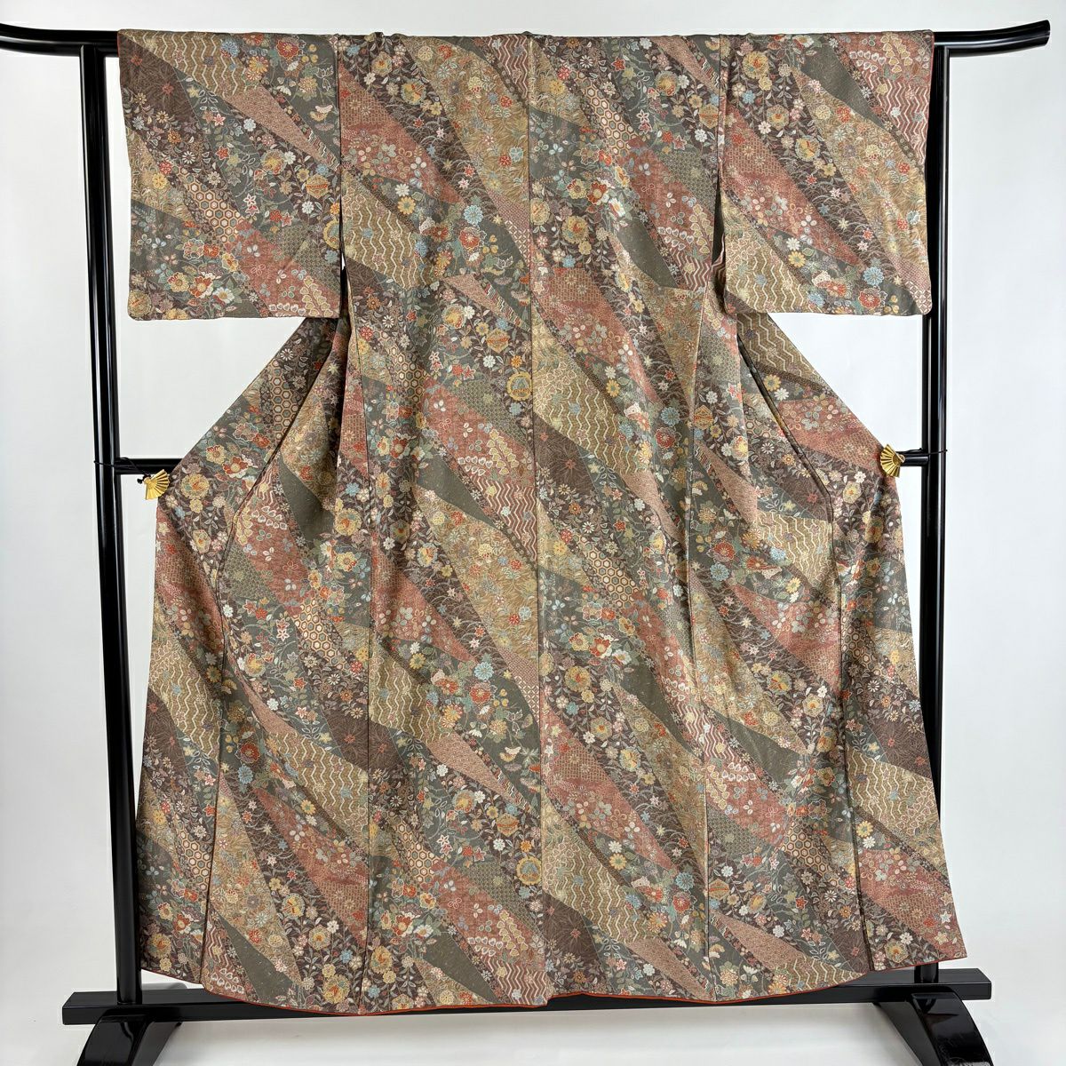 【美品】 小紋 身長157cm 袖長64cm M 雙層 草花紋紋 有職文樣 金彩裝飾 茶 純蠶絲 優品級