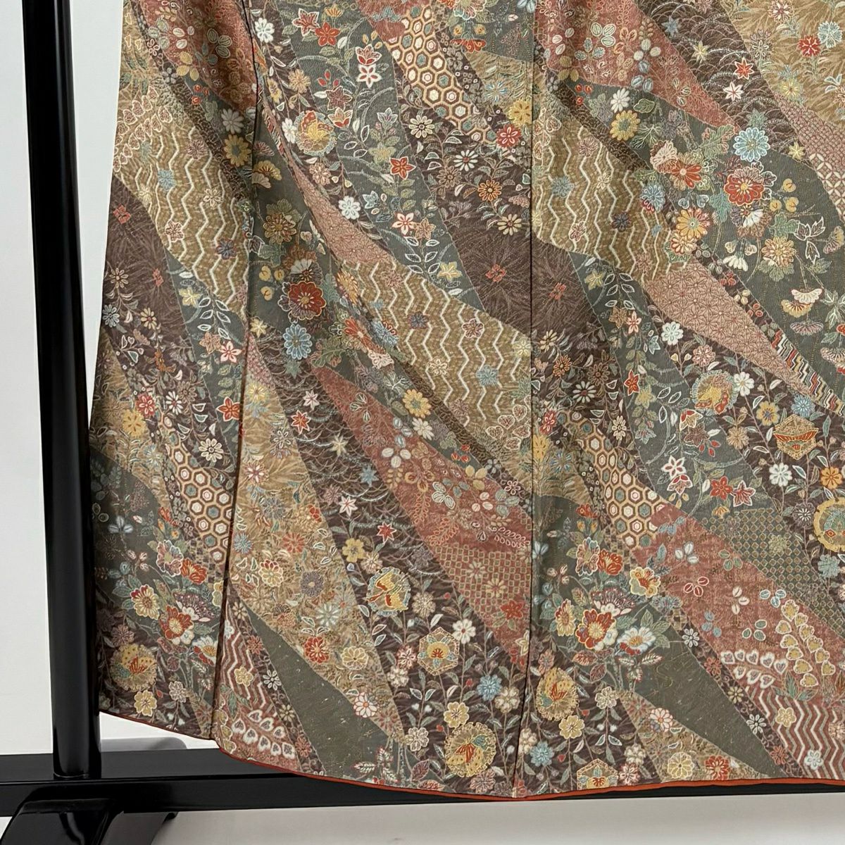 【美品】 小紋 身長157cm 袖長64cm M 雙層 草花紋紋 有職文樣 金彩裝飾 茶 純蠶絲 優品級