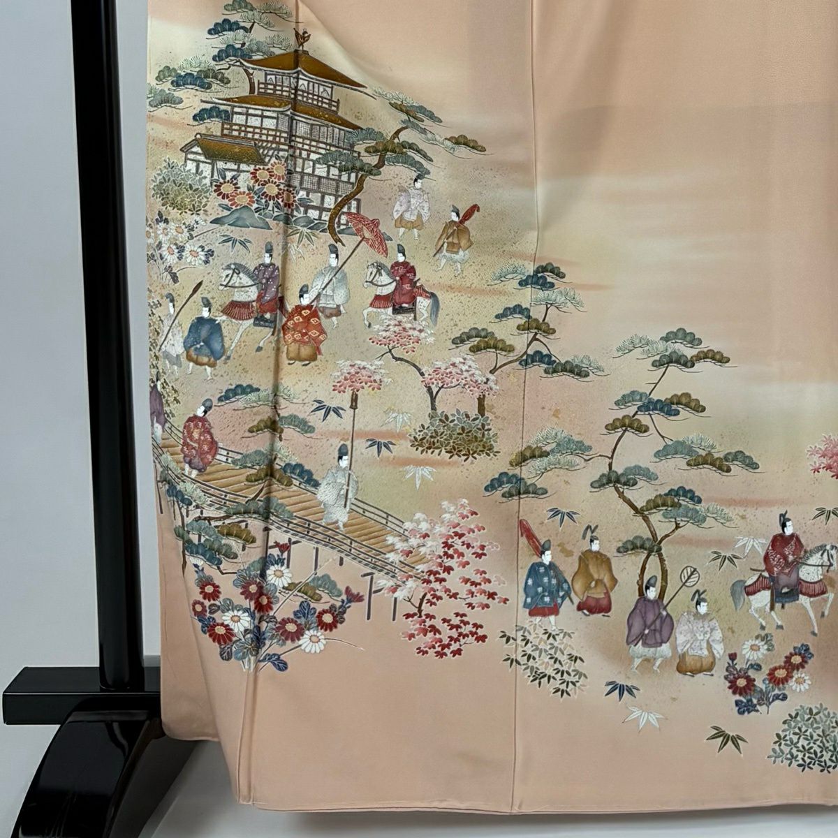【美品】 留袖禮服禮服 身長166cm 袖長65.5cm M 雙層 落款あり 人物 風景 金糸 漸層 粉米色 純蠶絲 優品級 三つ紋