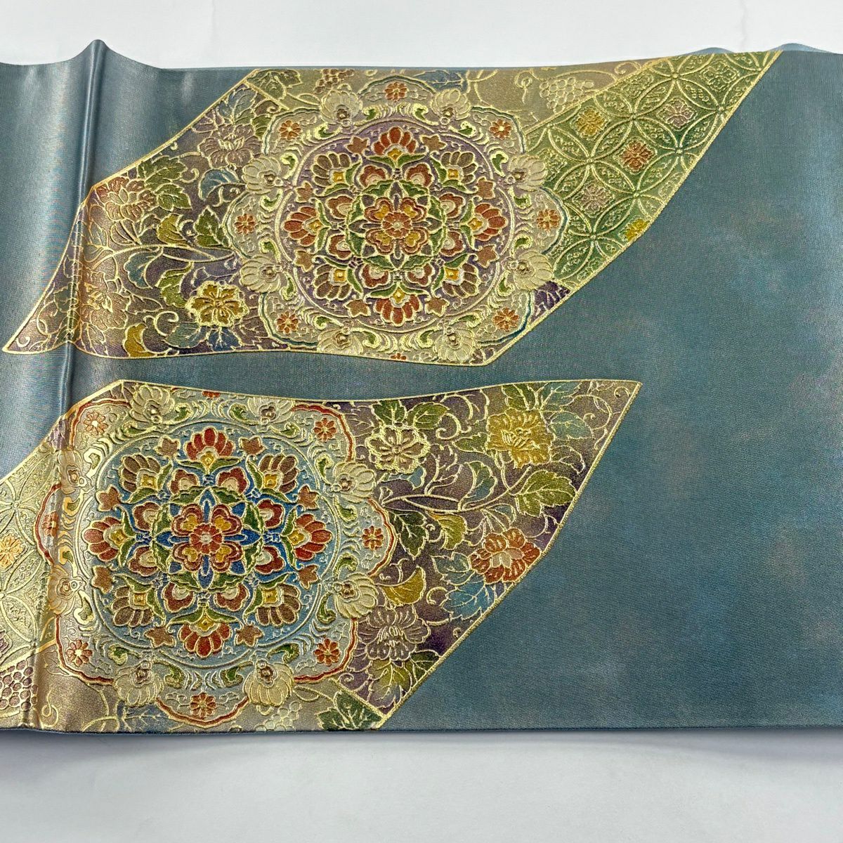 【美品】 袋帶 秀品級 華紋 花鳥 金彩裝飾 灰綠 お太鼓柄 純蠶絲
