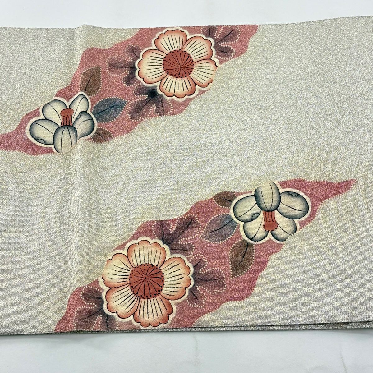 【美品】 袋帶 秀品級 草花紋 椿 銀線 淺茶 金銀彩 純蠶絲