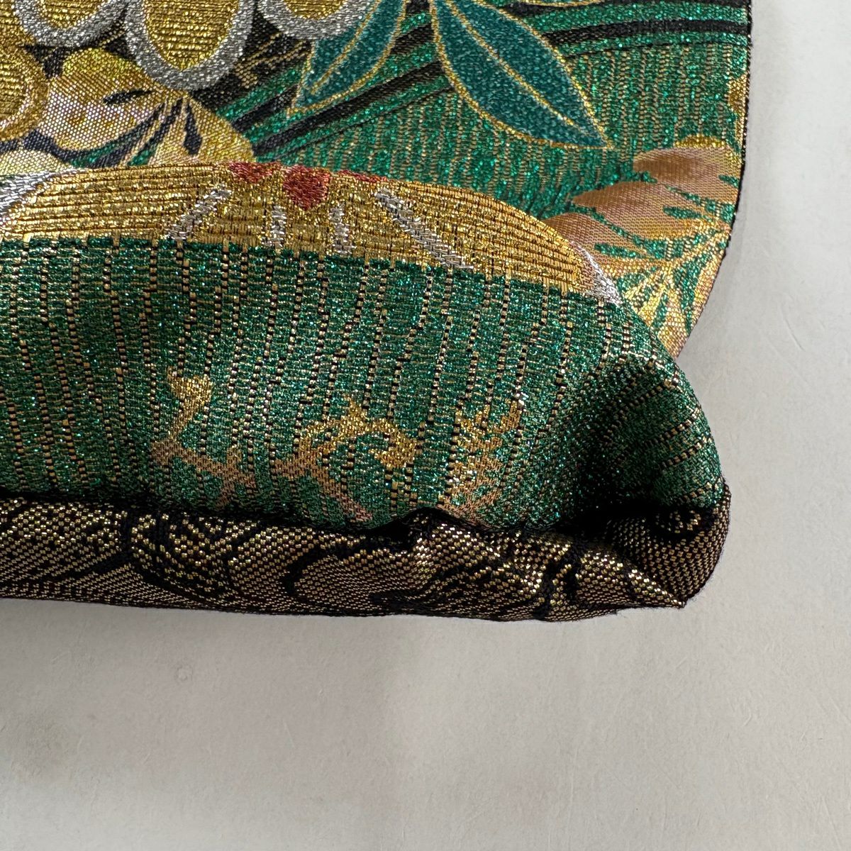 【美品】 袋帶 秀品級 附有落款 振袖禮服禮服用 草花紋紋 流水 金絲 金金箔 綠色 六通 純蠶絲