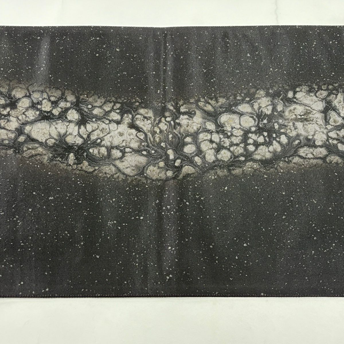 【美品】 袋帶 秀品級 落款あり 幾何學 生物 金金箔 銀銀彩 深紫 お太鼓柄 純蠶絲