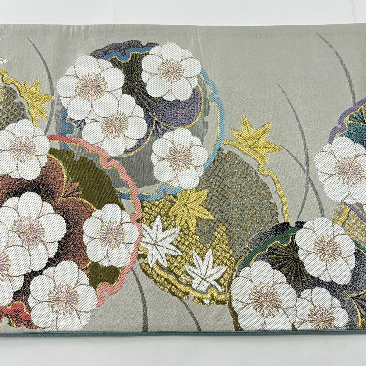 【美品】 袋帶 秀品級 花重疊 梅花 雪輪 金銀線 金金箔 灰白 六通 純蠶絲