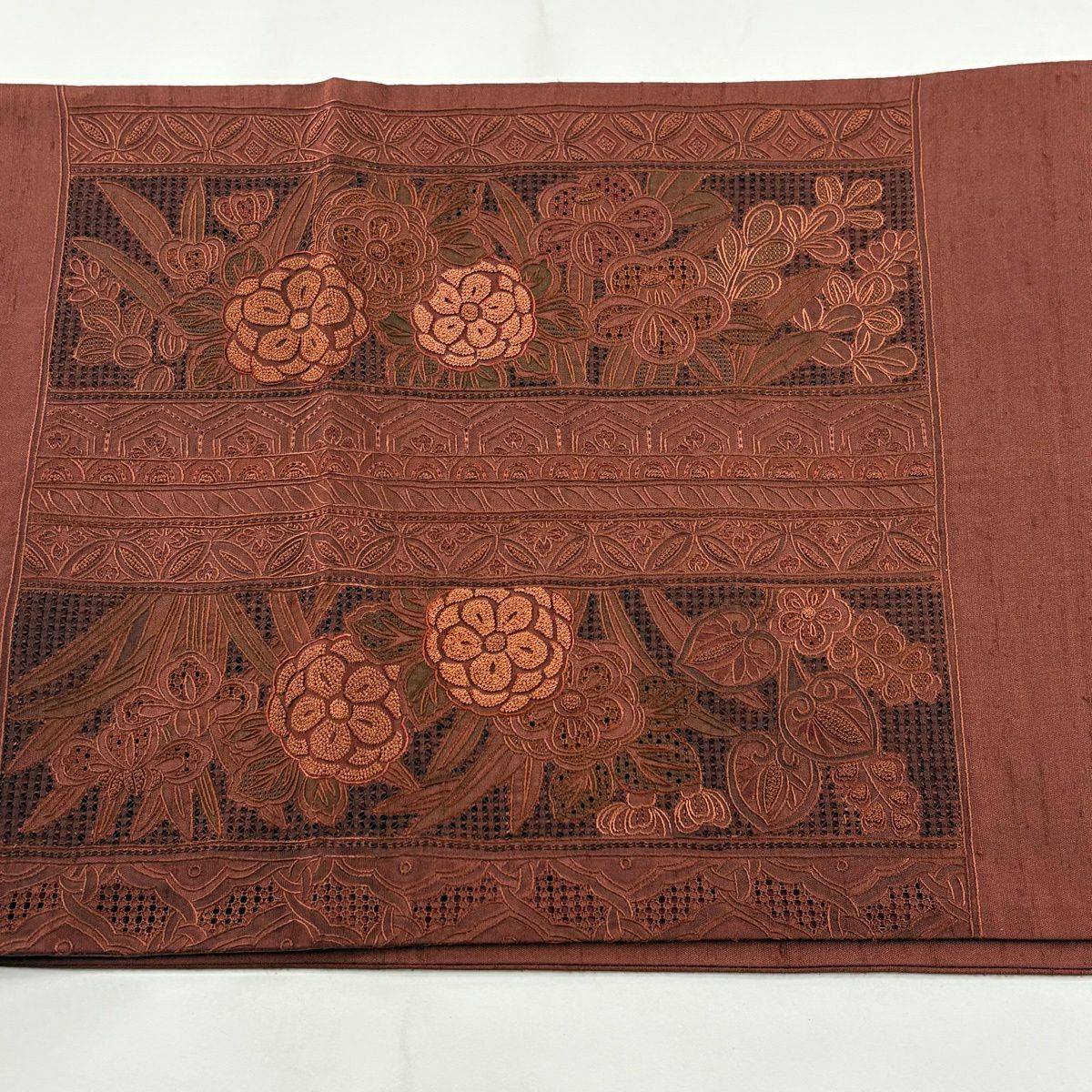 【美品】 袋帶 秀品級 紬織織 草花紋紋 龜甲刺繡 深紅色 大鼓圖案 純蠶絲