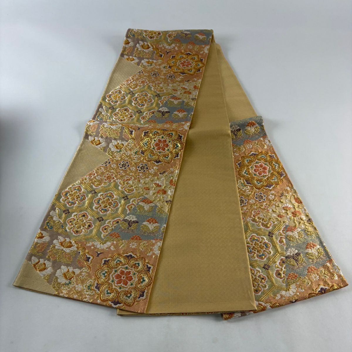 【美品】 袋帶 秀品級 華紋 裂取 金絲 金金箔 金色 六通 純蠶絲