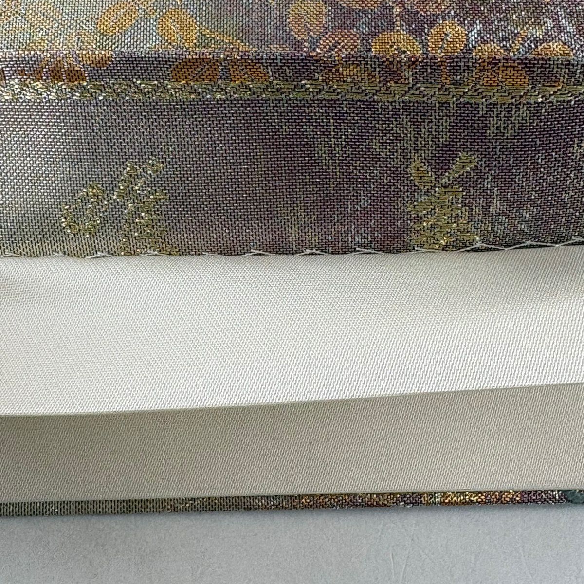 【美品】 袋帶 秀品級 卷物 草花紋 金銀糸 金金箔 金色 六通 純蠶絲