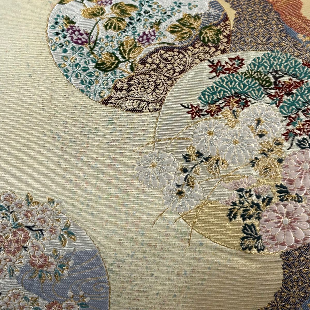 【美品】 袋帶 秀品級 草花紋 道長取 金金箔 金銀彩 米色 六通 純蠶絲