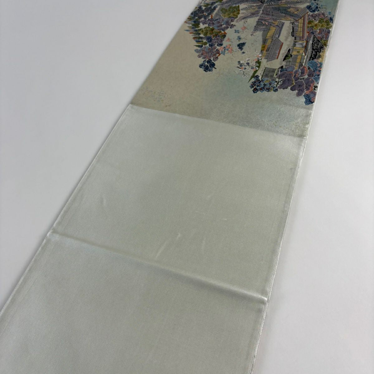 【美品】 袋帶 秀品級 關西仕立 建築物 樹木 金金箔 金銀彩 米色 六通 純蠶絲