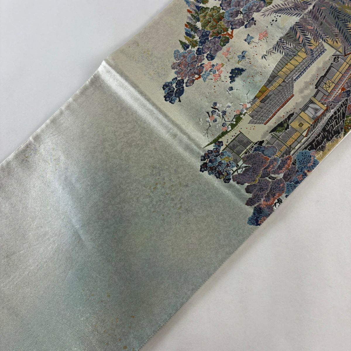 【美品】 袋帶 秀品級 關西仕立 建築物 樹木 金金箔 金銀彩 米色 六通 純蠶絲