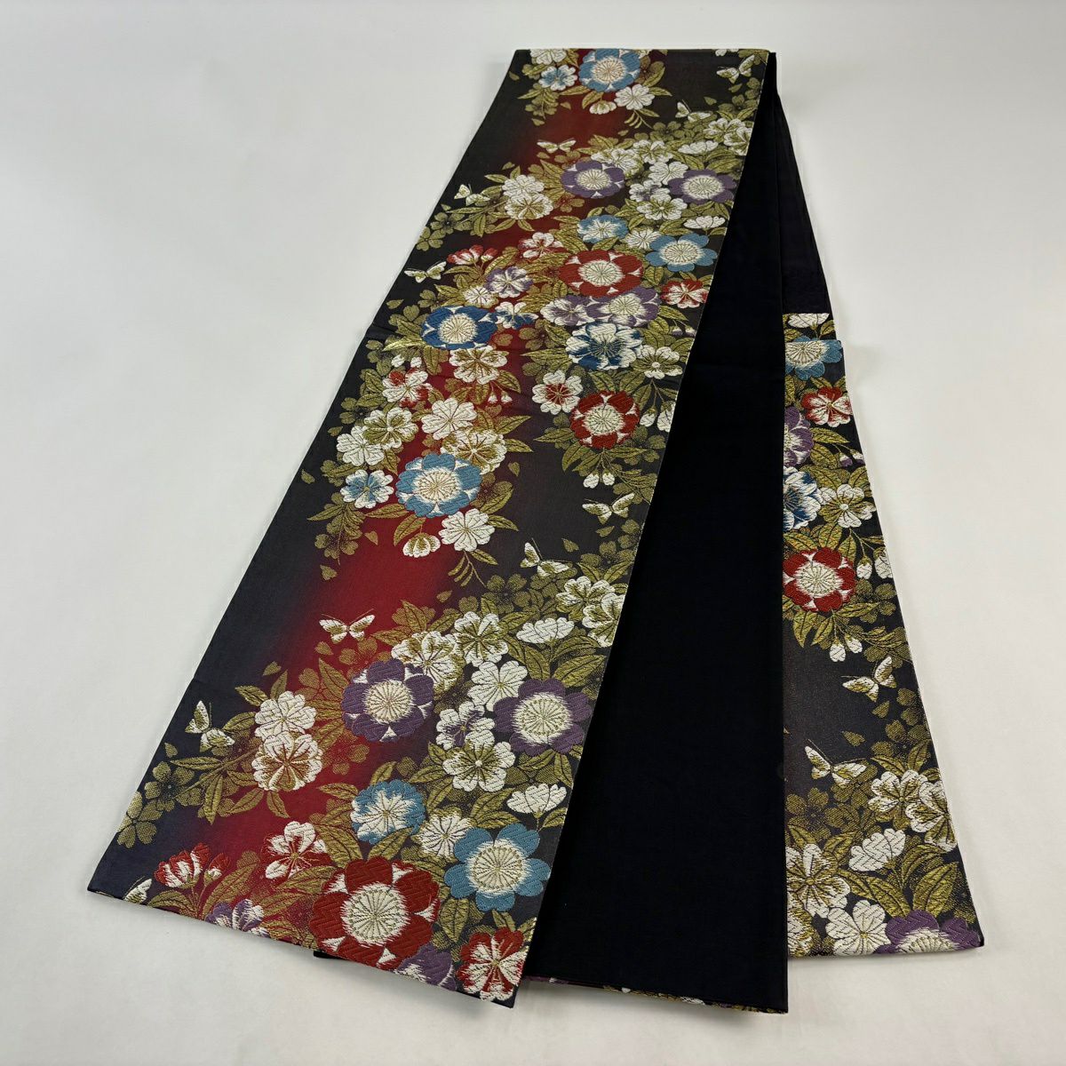 【美品】 袋帶 秀品級 草花紋紋 蝶 唐織 金絲 黑 六通 純蠶絲