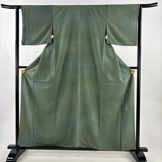 【美品】 小紋 身長159.5cm 袖長62cm S 雙層 斉藤三才 落款あり 漸層圖案 絞織 灰綠 純蠶絲 秀品級 一つ紋