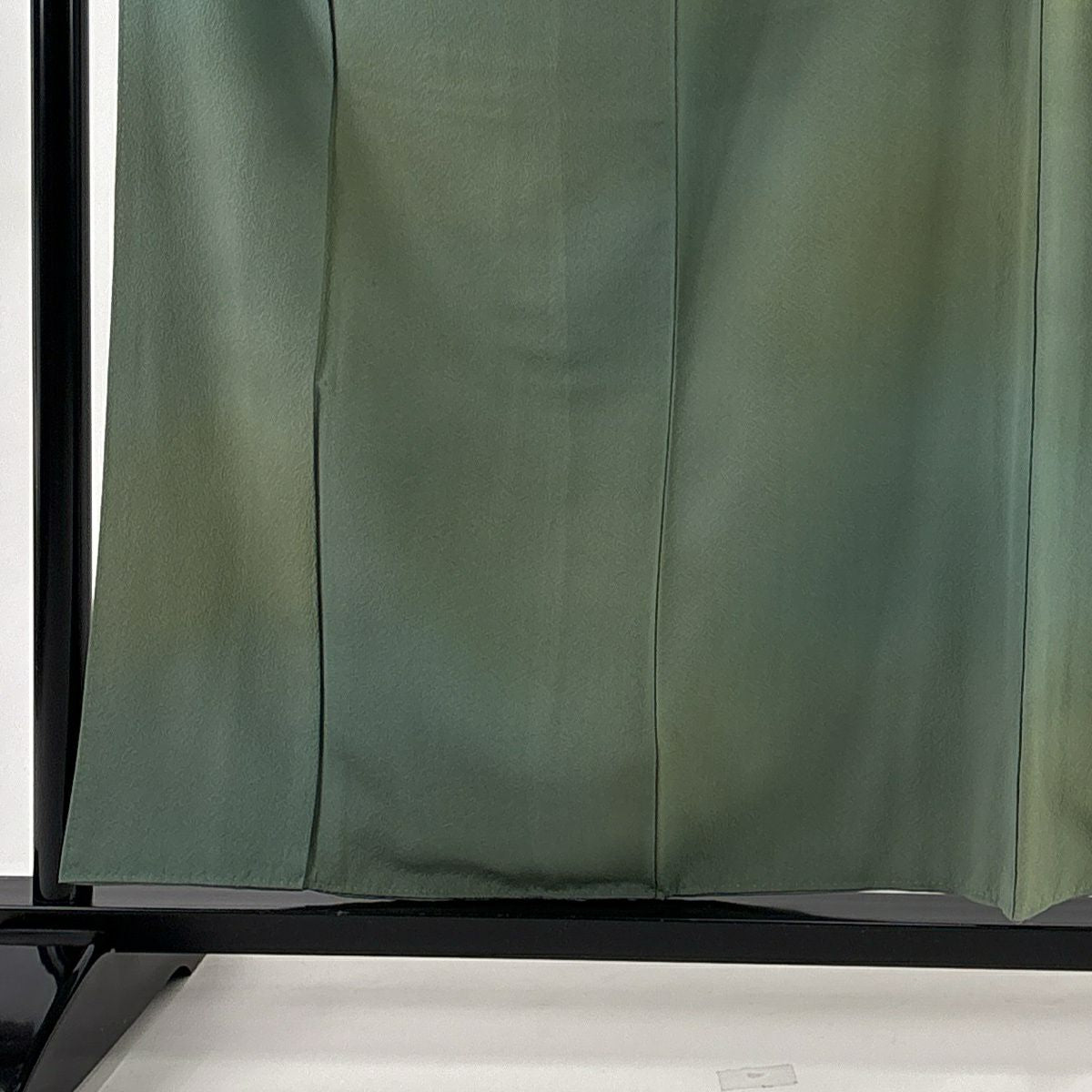 【美品】 小紋 身長159.5cm 袖長62cm S 雙層 斉藤三才 落款あり 漸層圖案 絞織 灰綠 純蠶絲 秀品級 一つ紋