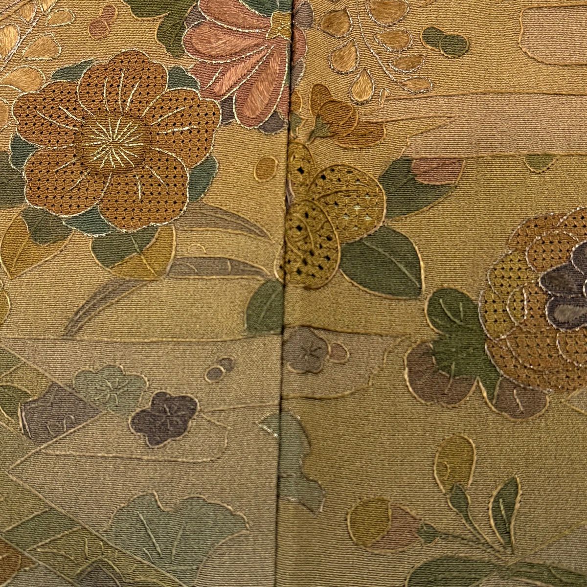 【美品】訪問服 身長155cm 袖長62.5cm S 雙層 草花紋紋 松樹皮菱刺繡 金糸 灰綠 純蠶絲 秀品級 一つ紋