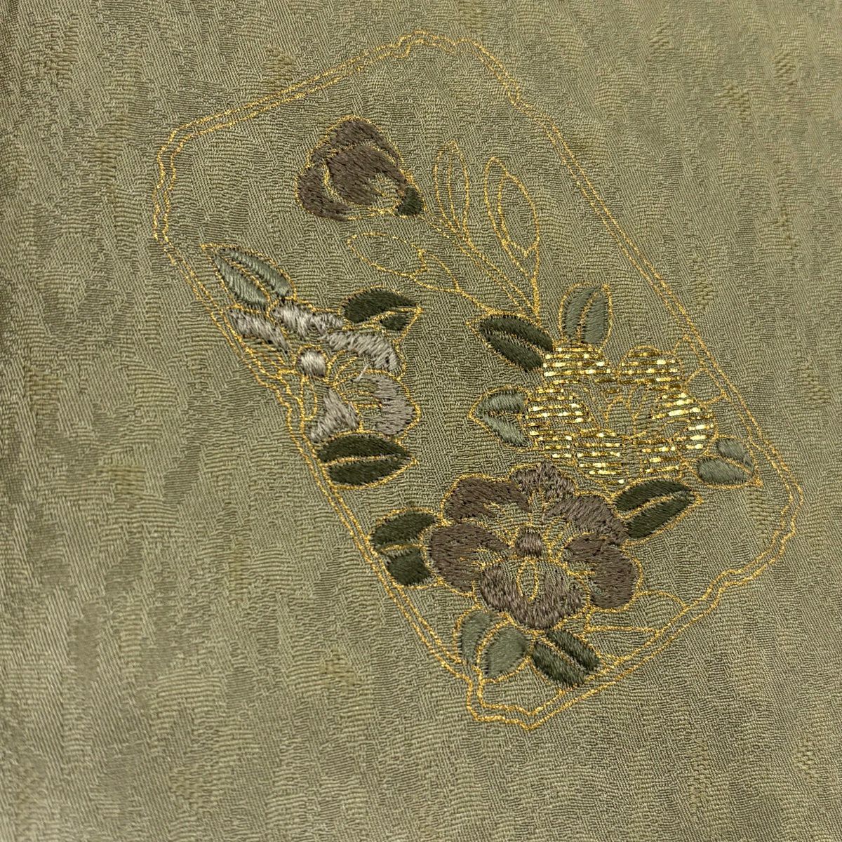 付下 身長164cm 袖長68cm L 雙層 落款有 破損色紙 椿花刺繡 金金箔 茶綠 純蠶絲 優品級
