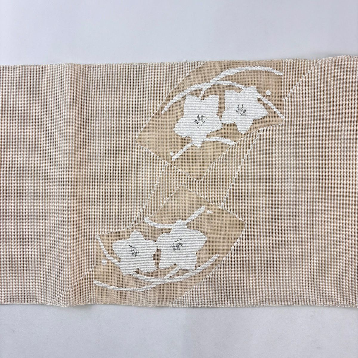 【美品】 名古屋帶 優品級 松樹葉裁縫 八寸名古屋帶 夏帶 絽 花紋 扇子面 銀線 米色 純蠶絲