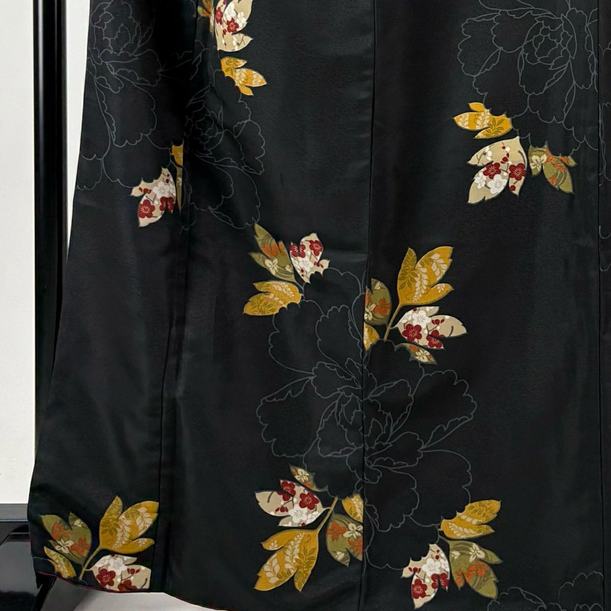 【美品】 小紋 身長168cm 袖長67cm M 雙層 可洗和服 牡丹 梅花 黑 化纖 優品級