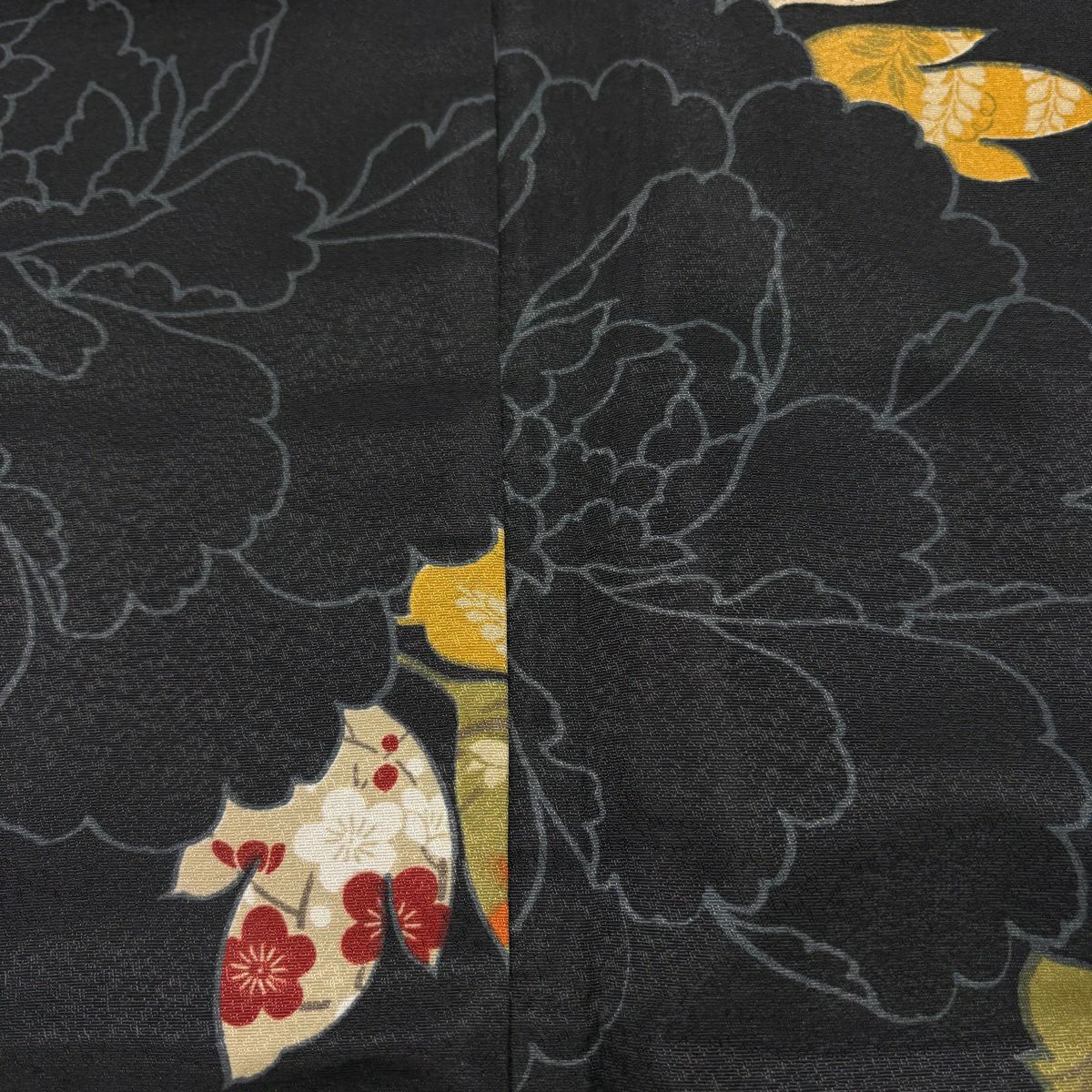 【美品】 小紋 身長168cm 袖長67cm M 雙層 可洗和服 牡丹 梅花 黑 化纖 優品級