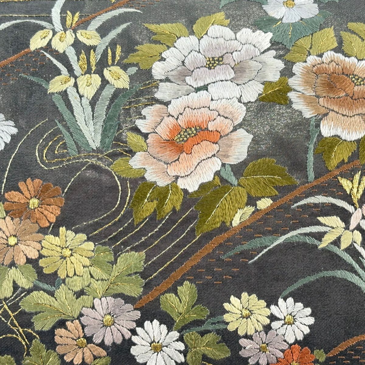 【美品】 袋帶 逸品級 草花紋紋 仙鶴 金絲 刺繡 灰色 六通 純蠶絲