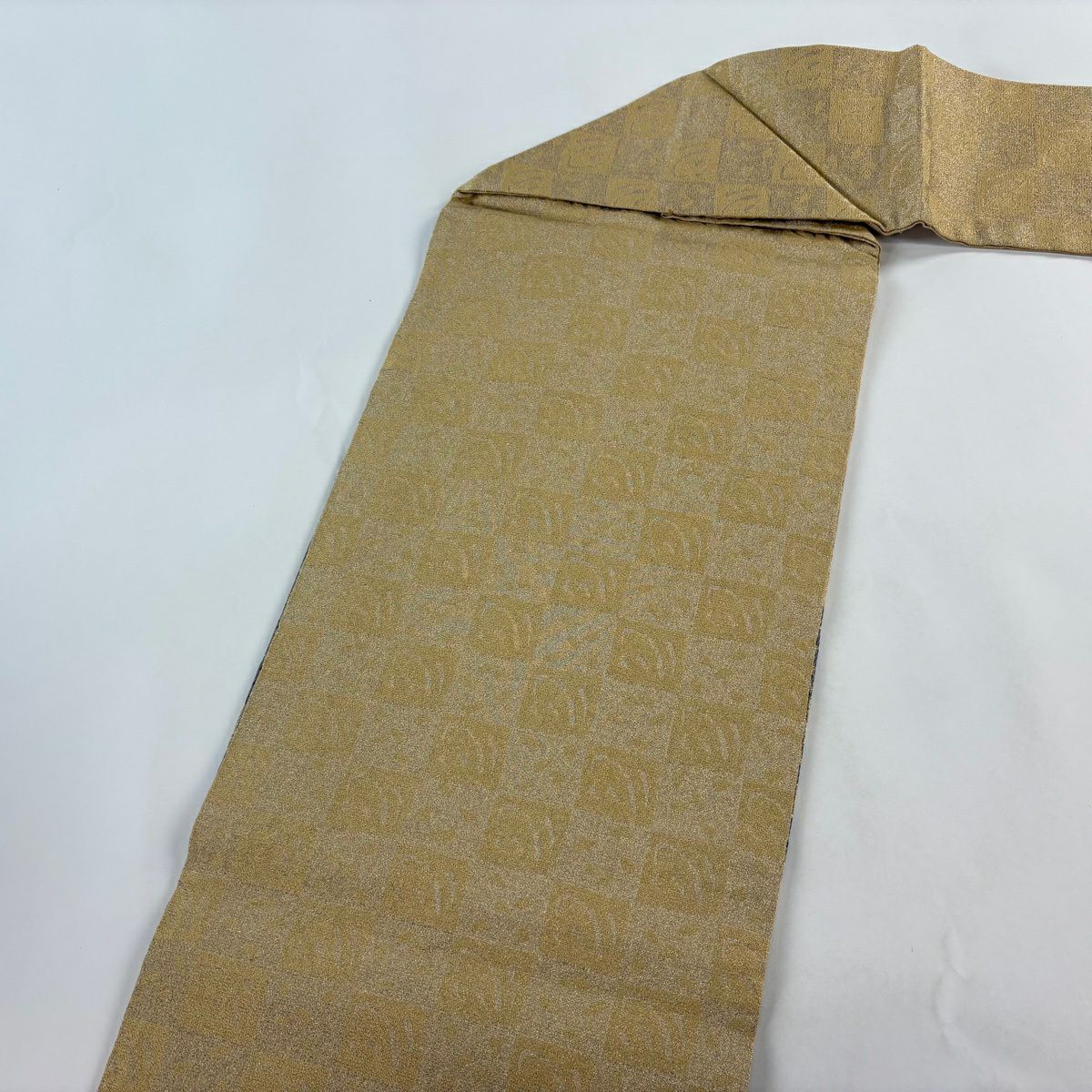 【美品】 名古屋帶 逸品級 華紋 葡萄 金銀絲 切嵌 米色 純蠶絲