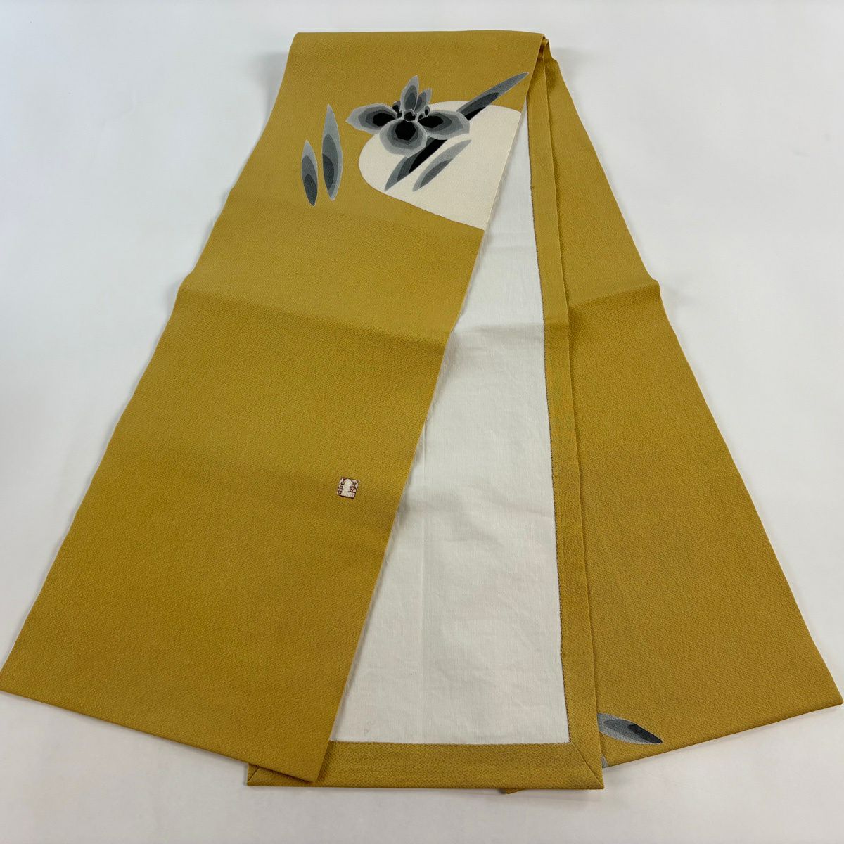 【美品】 開口名古屋帶 逸品級 人間國寶 羽田登喜男 落款 草花紋紋 縮緬 淡米色 純蠶絲