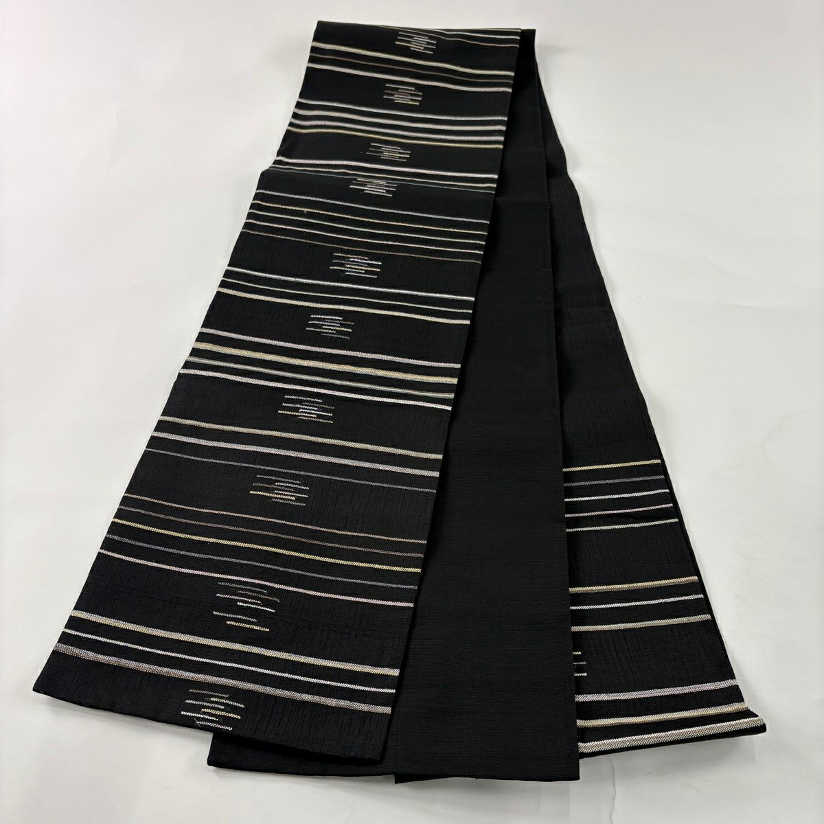 【美品】 袋帶 秀品級 夏帶 條紋 幾何學 金銀線 黑 六通 純蠶絲