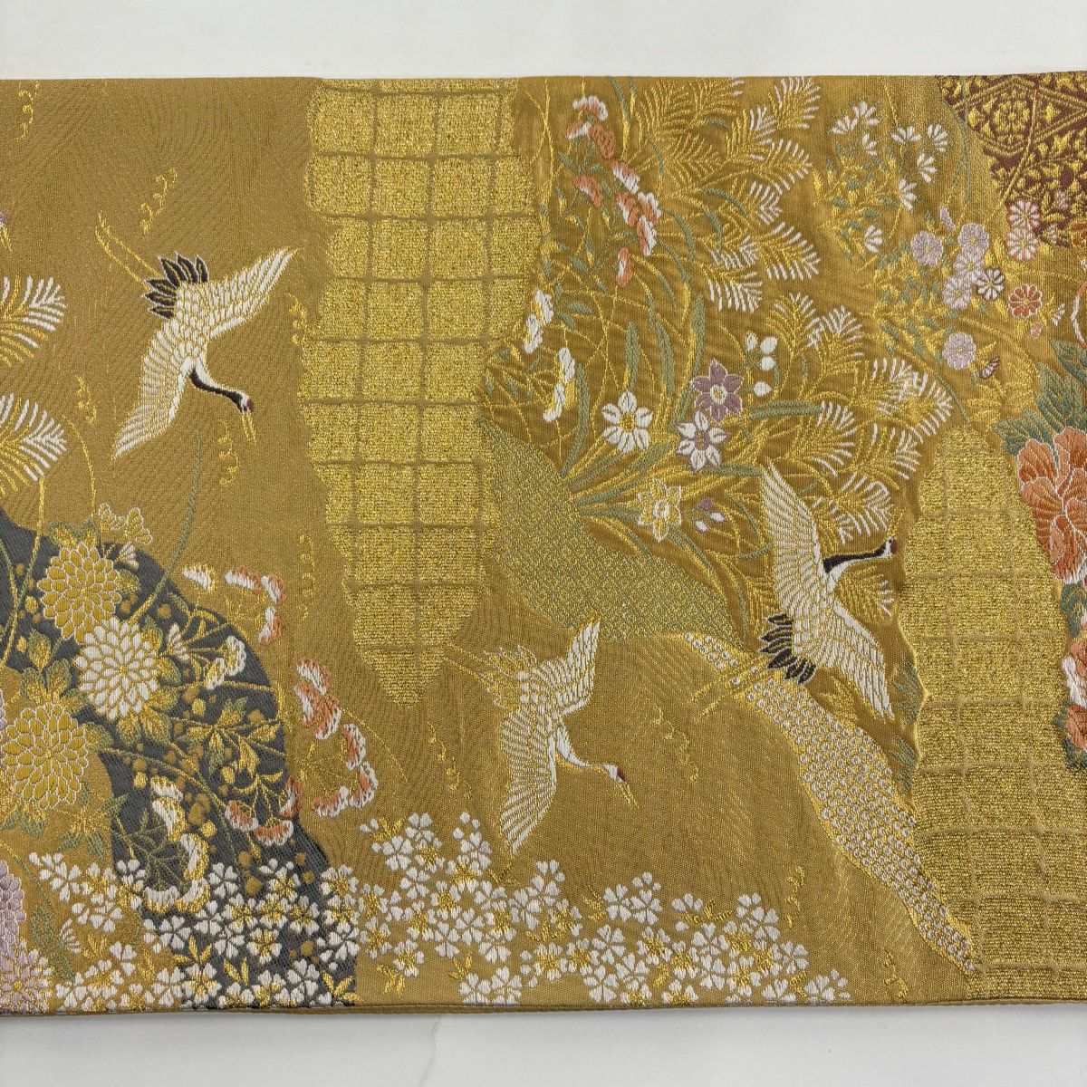 【美品】 袋帶 秀品級 御所車 花鳥 刺繡 金線 淺黃土色 六通 純蠶絲