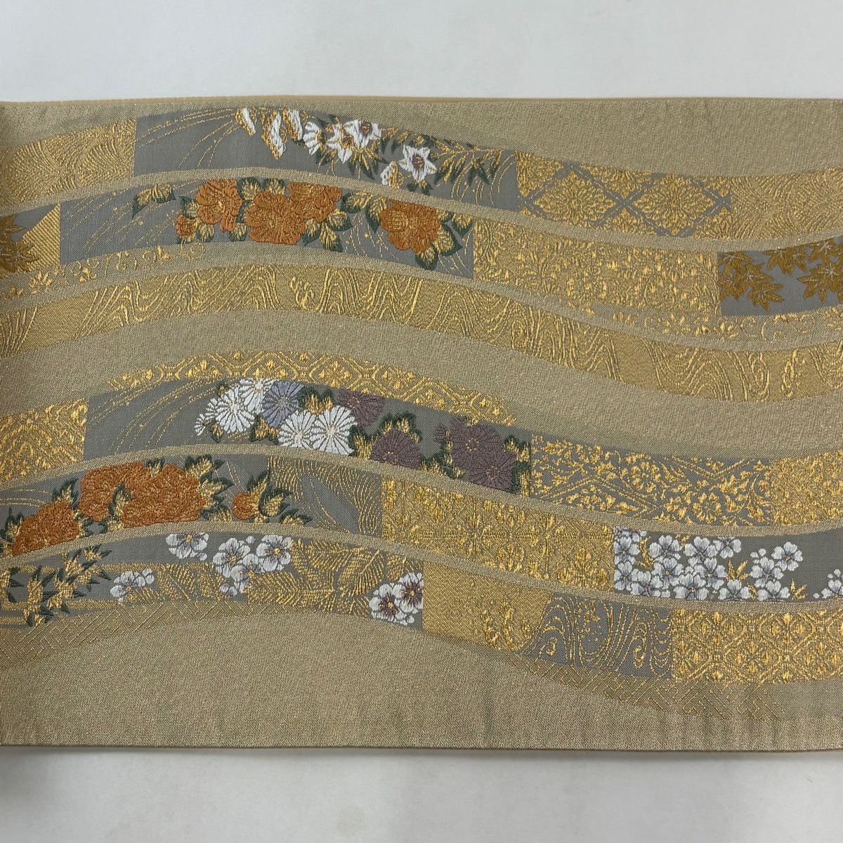【美品】 袋帶 秀品級 秋草 流水 金絲 金金箔 米色 六通 純蠶絲