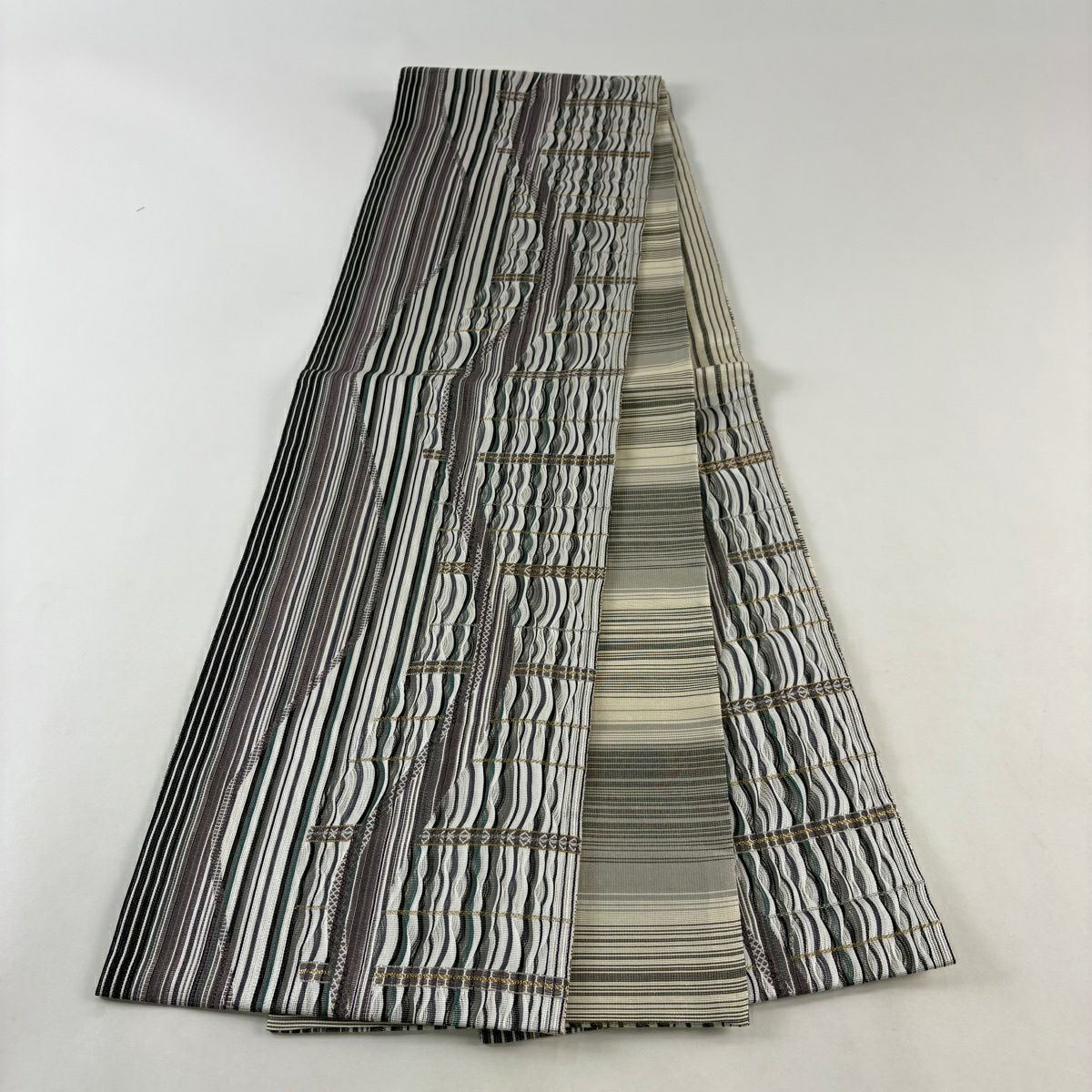 【美品】 袋帶 秀品級 縞 幾何圖案 金銀線 灰白 六通 純蠶絲