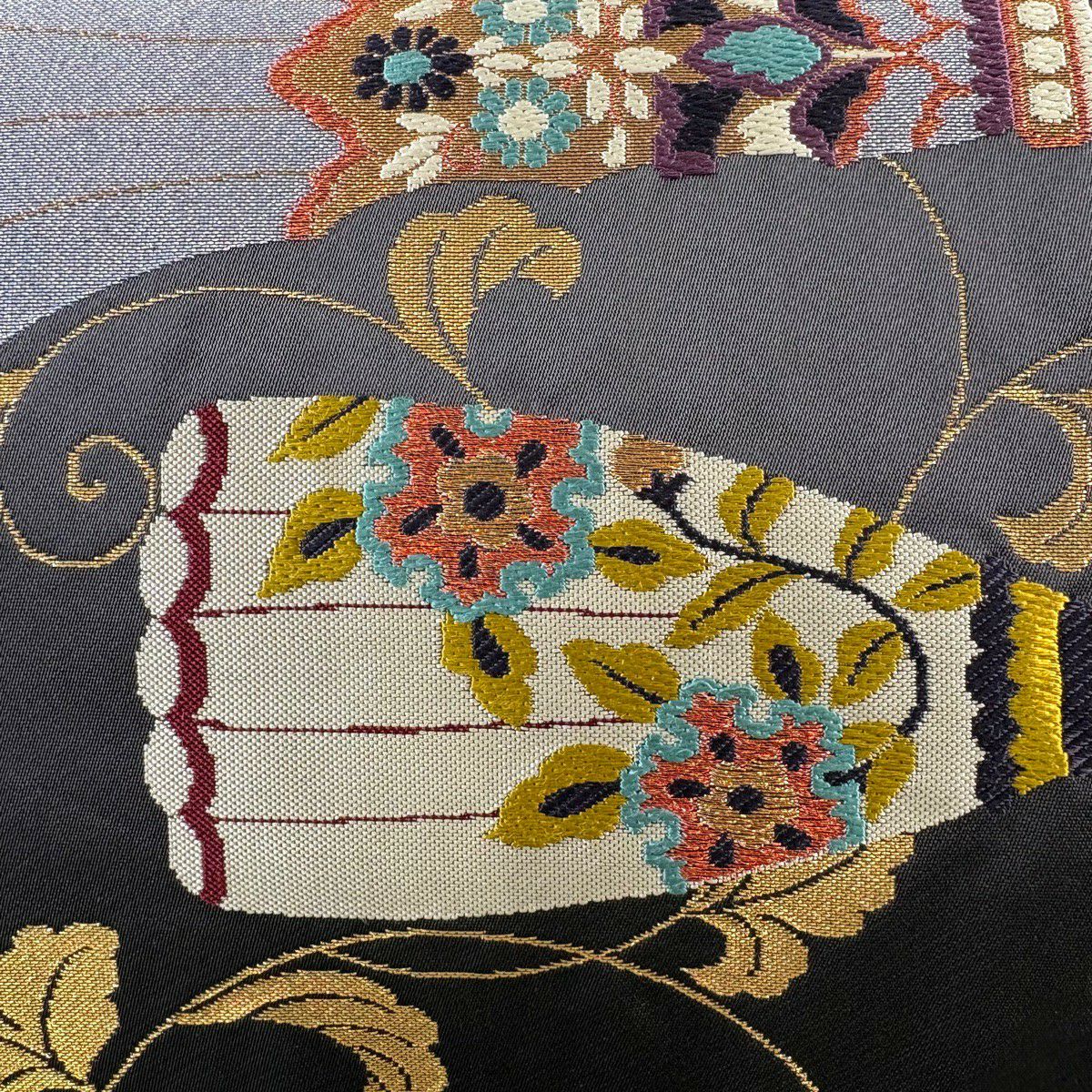 【美品】 袋帶 秀品級 花唐草紋 金糸 刺繡 灰 深藍 六通 純蠶絲