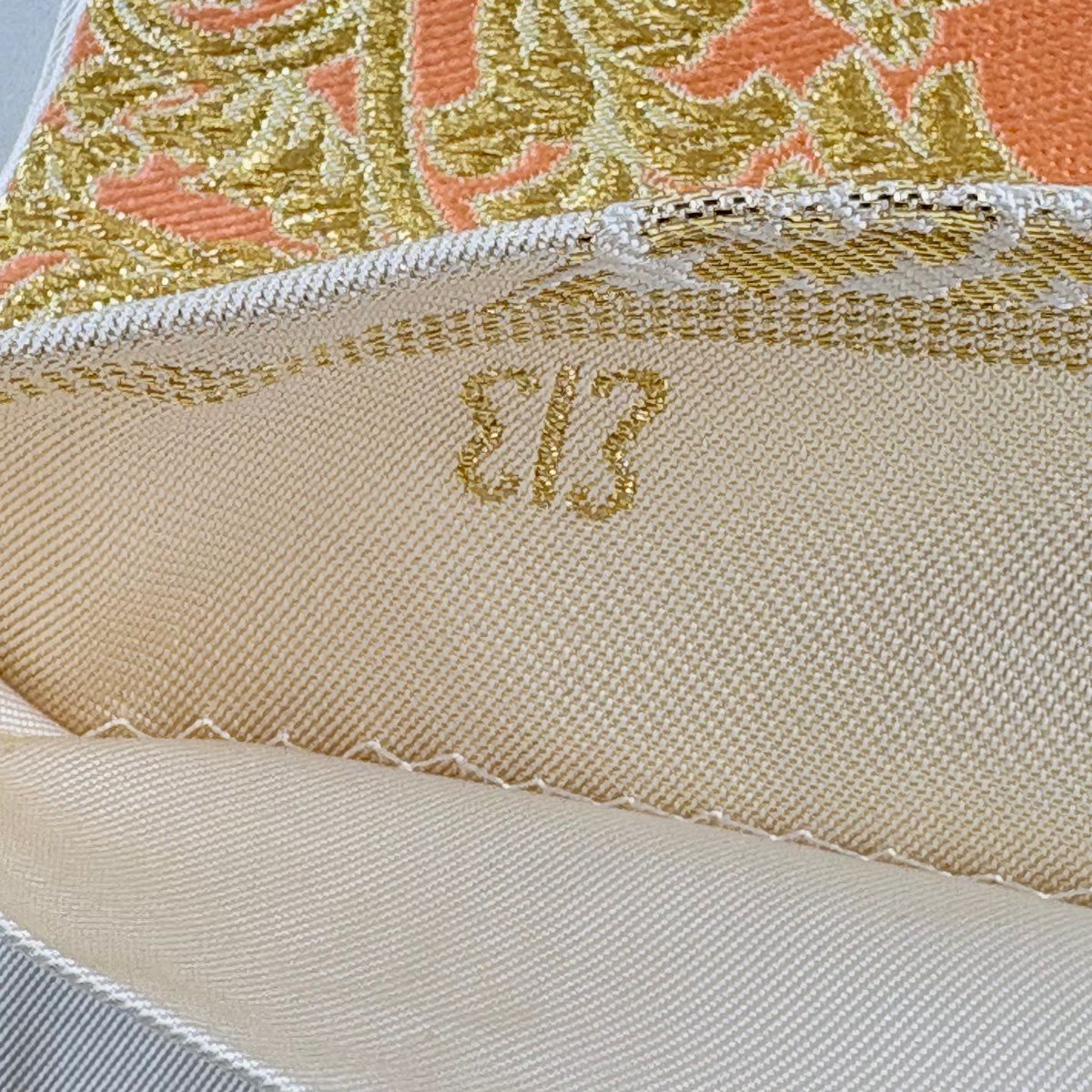 【美品】 袋帶 秀品級 川島織物 落款あり 色紙 草花紋 金銀彩 金金箔 米色 六通 純蠶絲