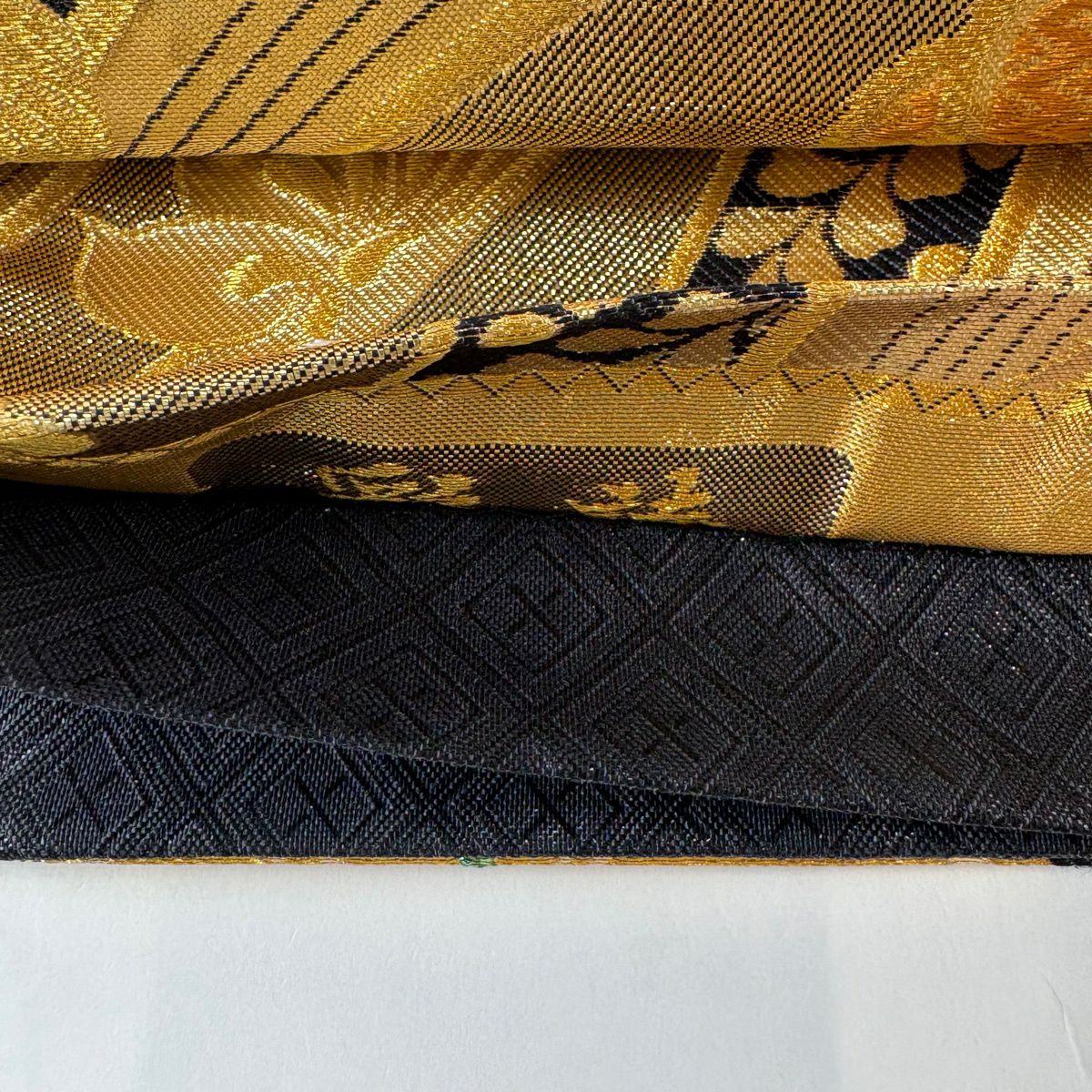 【美品】 袋帶 秀品級 振袖禮服禮服用 草花紋紋 蝴蝶 金絲 金金箔 金色 六通 純蠶絲