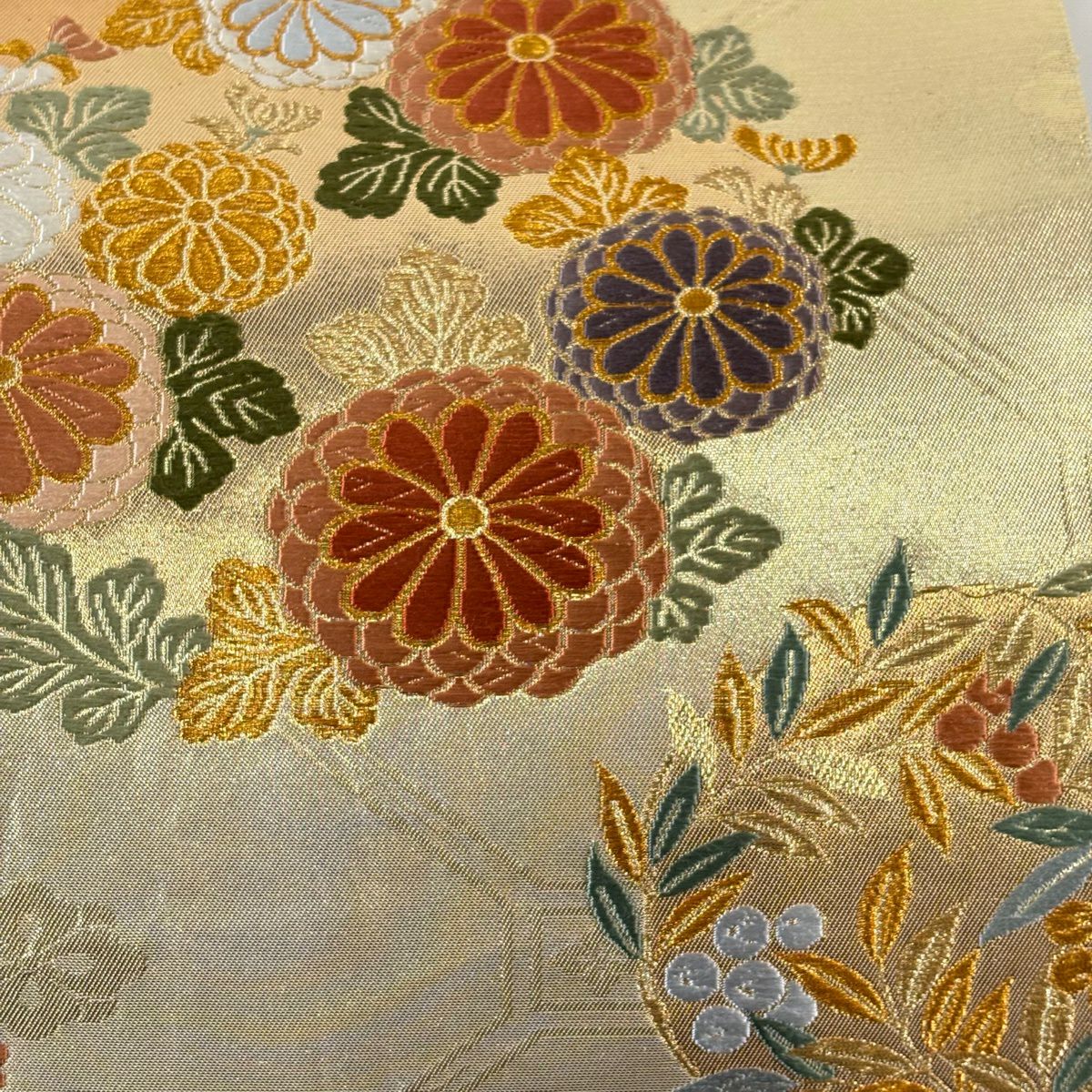 【美品】 袋帶 秀品級 菊花 花丸紋 金絲 刺繡 金 六通 純蠶絲