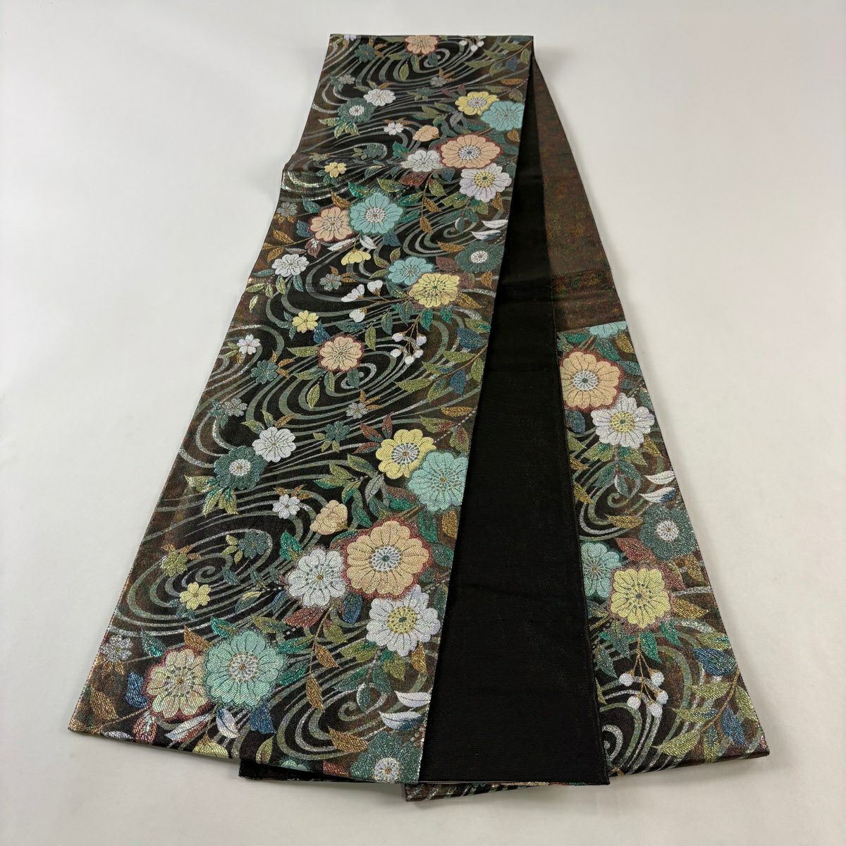 【美品】 袋帶 秀品級 草花紋紋 渦卷 金金箔 黑灰 六通 純蠶絲