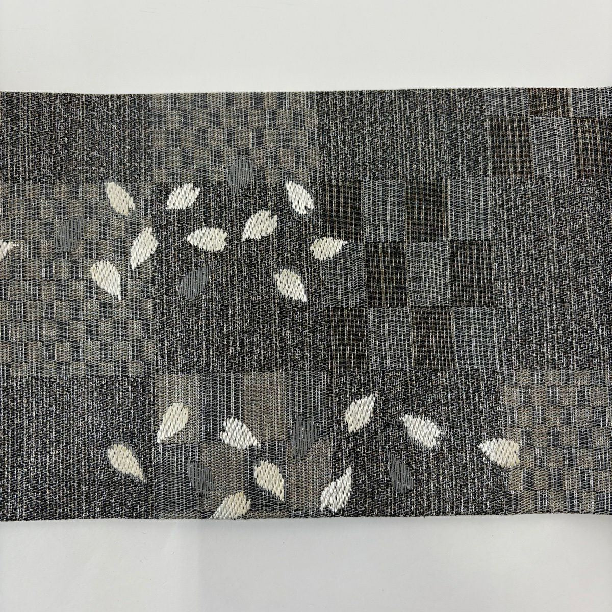 【美品】名古屋帶 秀品級 花瓣 市松樹 金銀彩 灰色 純蠶絲