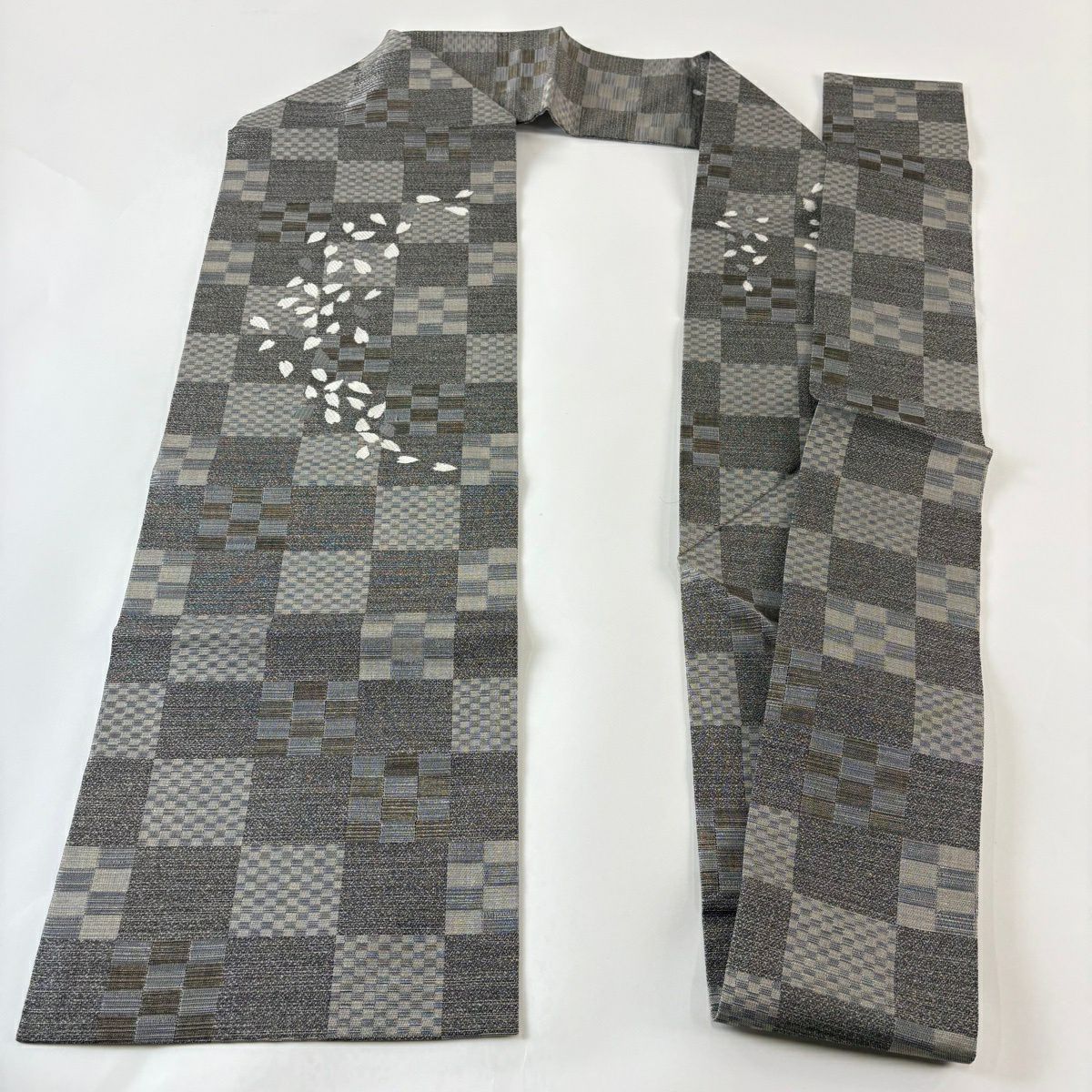 【美品】名古屋帶 秀品級 花瓣 市松樹 金銀彩 灰色 純蠶絲
