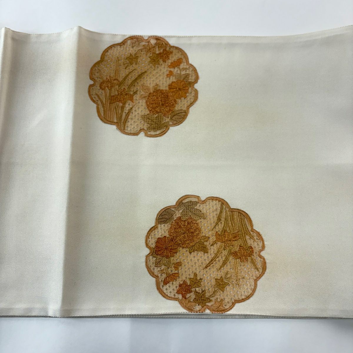 袋帶 秀品級 牡丹 扇子子 刺繡 金彩裝飾 奶油色 大鼓圖案 純蠶絲