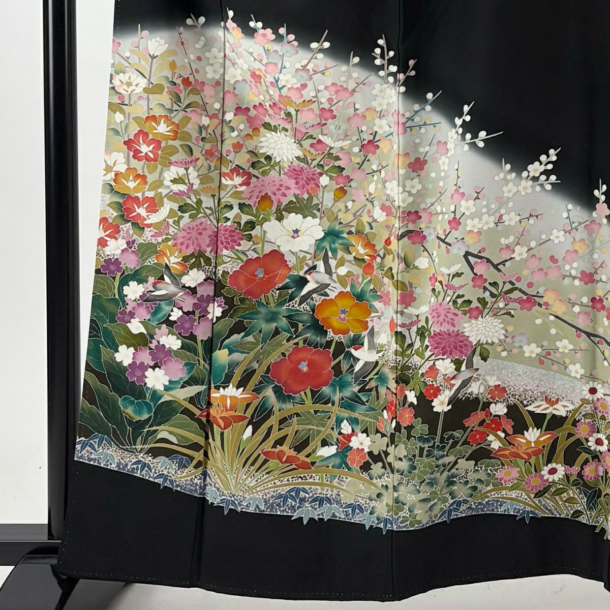 黑留袖禮服 身長161.5cm 袖長64.5cm M 雙層 落款 草花紋紋 鳥 逐漸變色 黑 純蠶絲 優品級