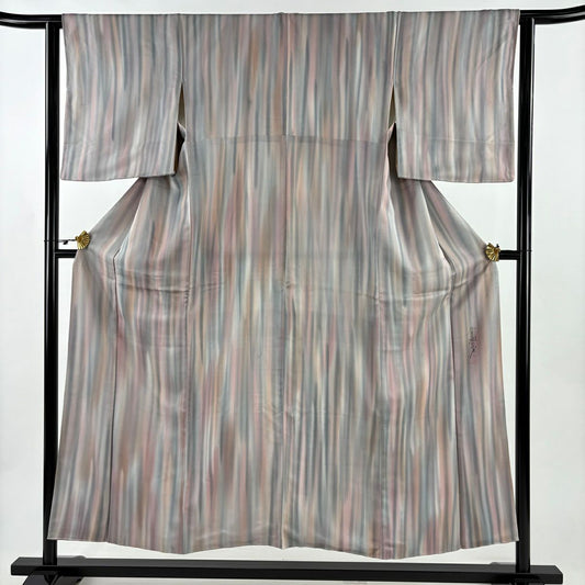 【美品】 小紋 身長152cm 袖長62.5cm S 雙層 斉藤三才 落款あり 縞 幾何學 漸層 灰紫 純蠶絲 秀品級