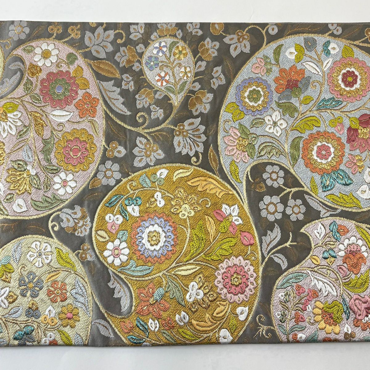 【美品】 袋帶 秀品級 關西仕立 花唐草紋 草花紋 金糸 金金箔 灰色 六通 純蠶絲