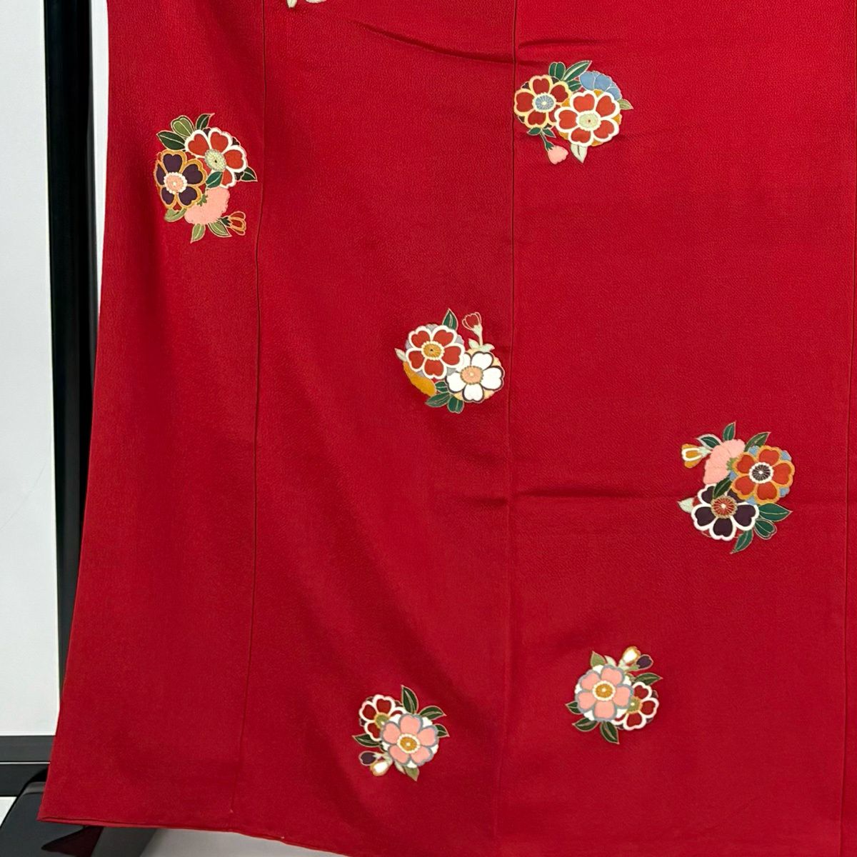 【美品】振袖禮服 身長166cm 袖長64.5cm M 雙層 草花紋紋 金彩裝飾 縮緬 紅 純蠶絲 秀品級