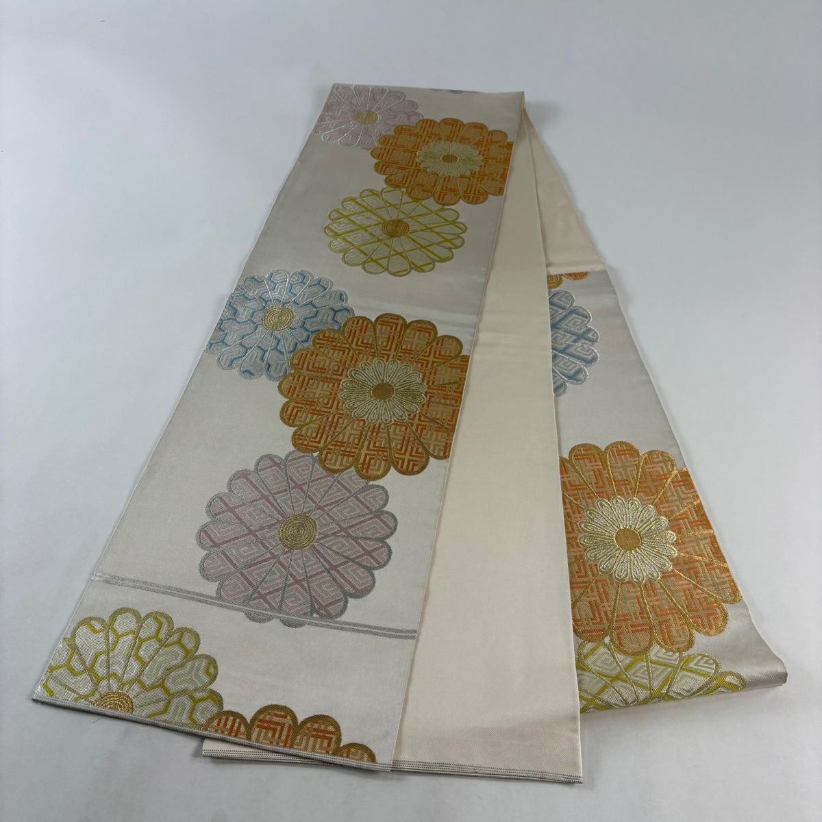 袋帶 秀品級 川島織物 落款あり 關西仕立 花 幾何學 金銀彩 金金箔 灰白 六通 純蠶絲