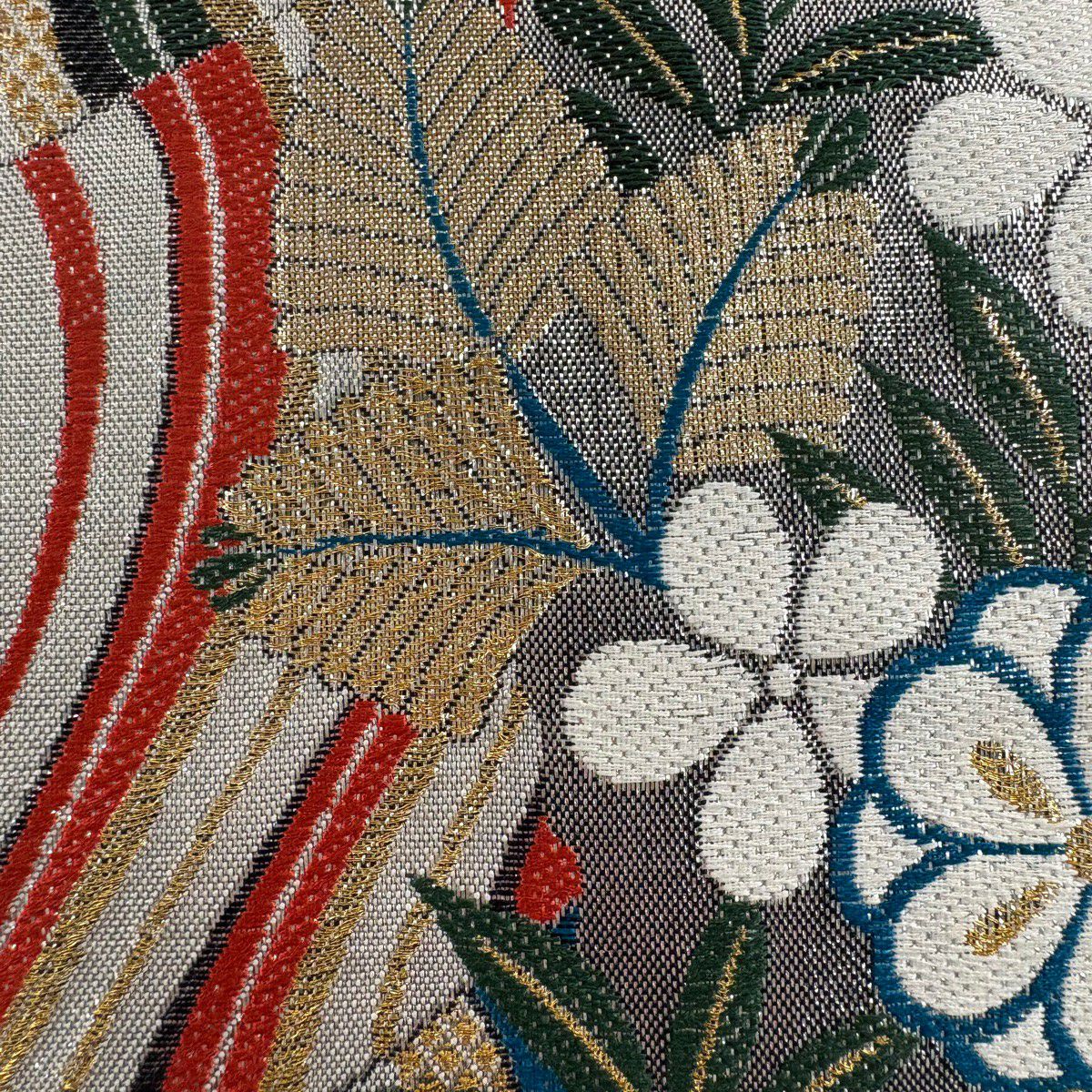 【美品】 袋帶 秀品級 振袖禮服禮服用 幾何學圖案 若松樹 金絲 金金箔 銀 六通 純蠶絲