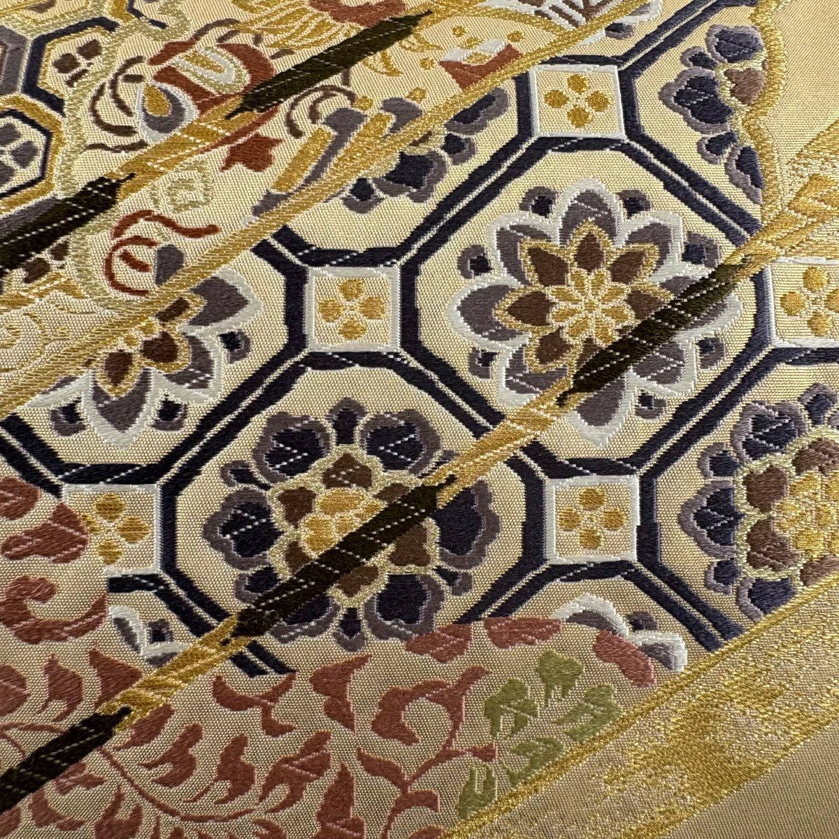 【美品】 袋帶 秀品級 古都的絲季 矢羽根 蜀江華紋 金絲 金金箔 金色 六通 純蠶絲
