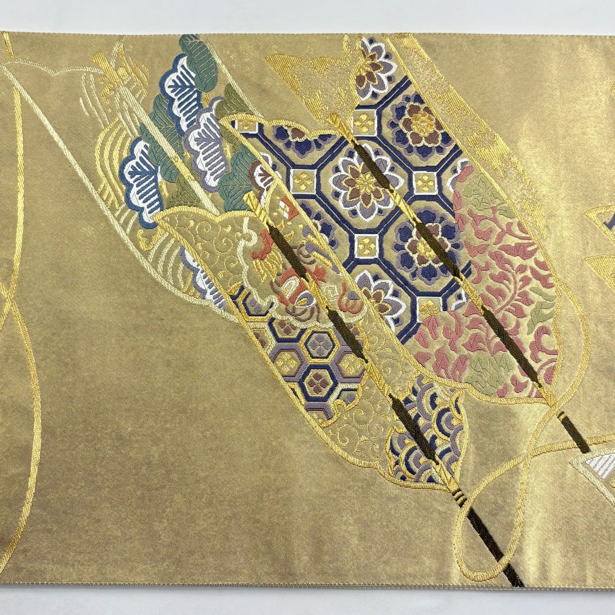 【美品】 袋帶 秀品級 古都的絲季 矢羽根 蜀江華紋 金絲 金金箔 金色 六通 純蠶絲