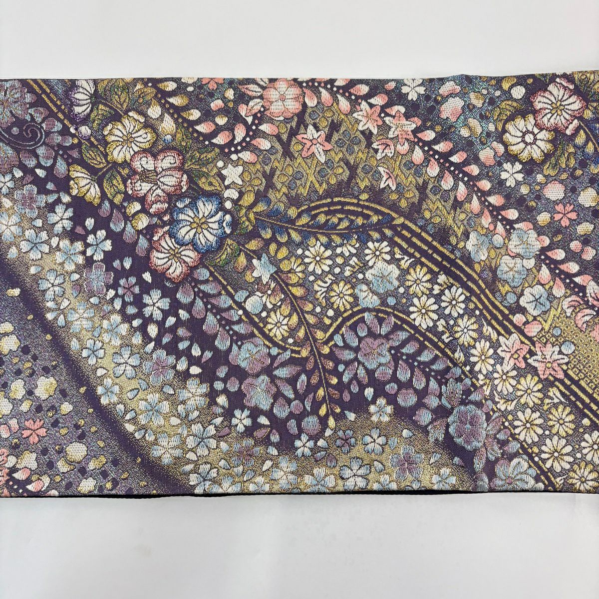 【美品】 袋帶 秀品級 大和 草花紋 松樹皮菱 金絲 金金箔 紫 六通 純蠶絲