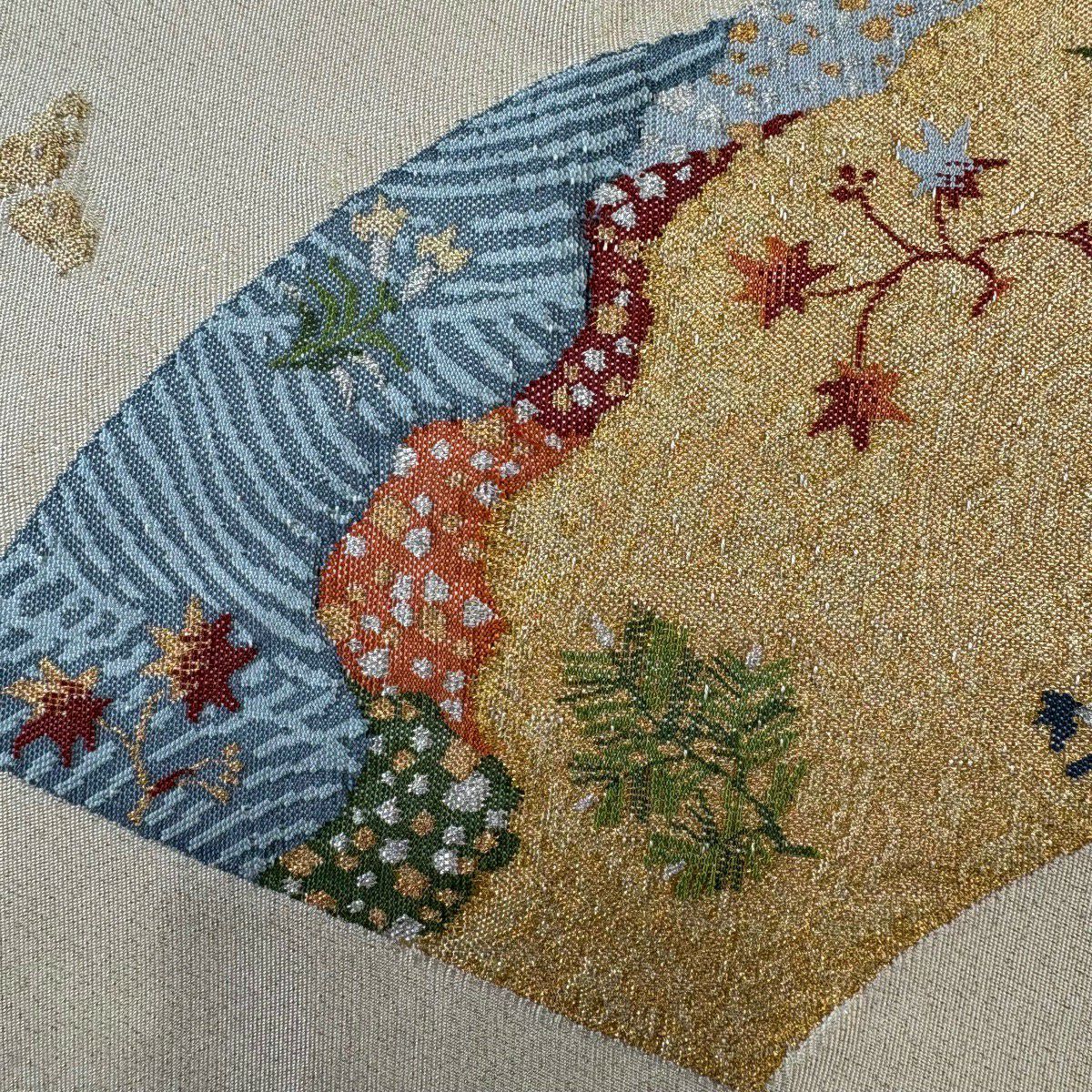 【美品】 袋帶 秀品級 扇子面 草花紋 金銀彩 米色 大鼓圖案 純蠶絲