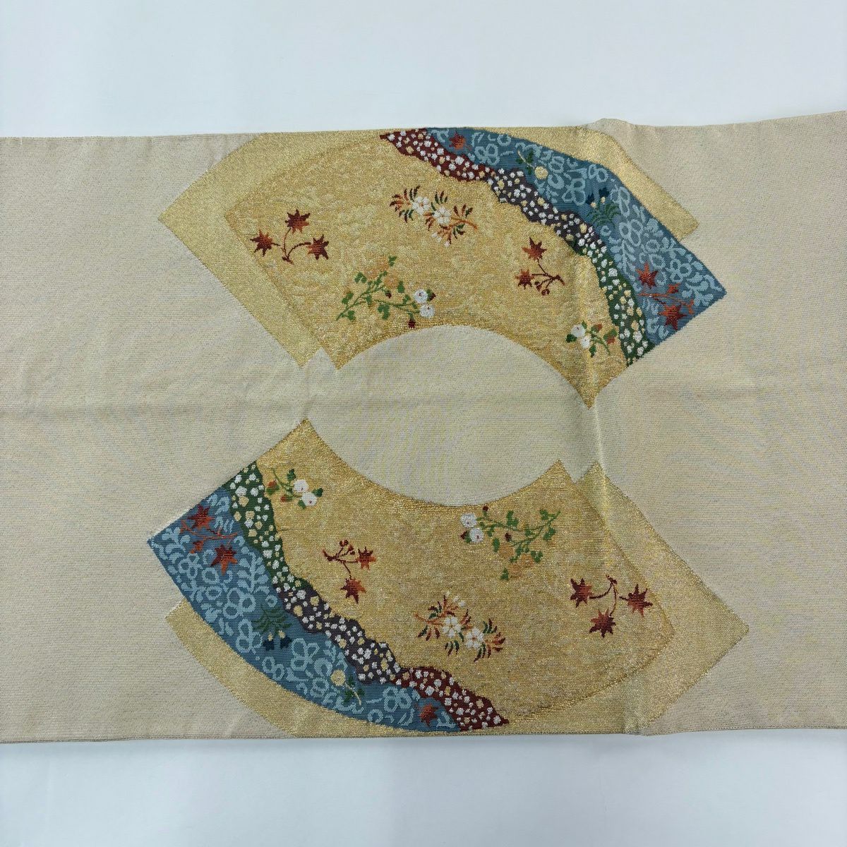 【美品】 袋帶 秀品級 扇子面 草花紋 金銀彩 米色 大鼓圖案 純蠶絲