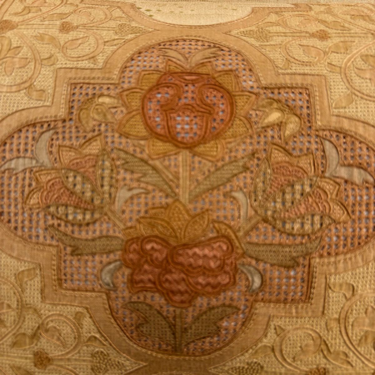 【美品】 袋帶 秀品級 紬織織 草花紋紋 唐草紋刺繡 薄茶 金銀彩 正蠶絲